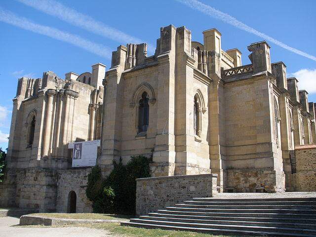 640px-Basílica_de_Santa_Teresa,_Alba_de_Tormes