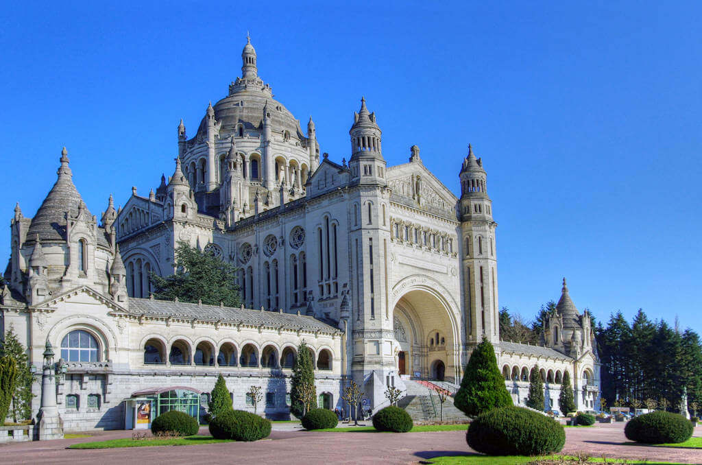 Lisieux-basilica-2
